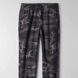 TNA Alix Pant Twill Camo Jogger